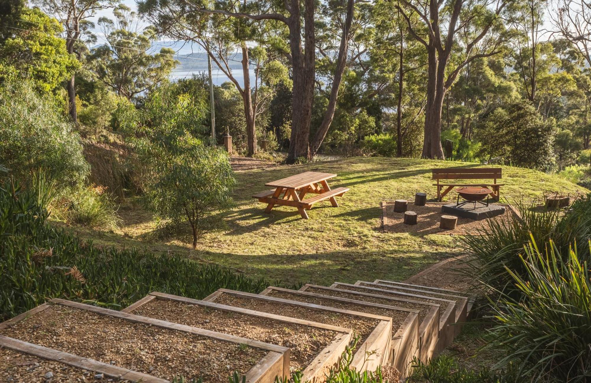 Blyth Retreat, Bruny Island Villa Simpsons Bay Екстериор снимка
